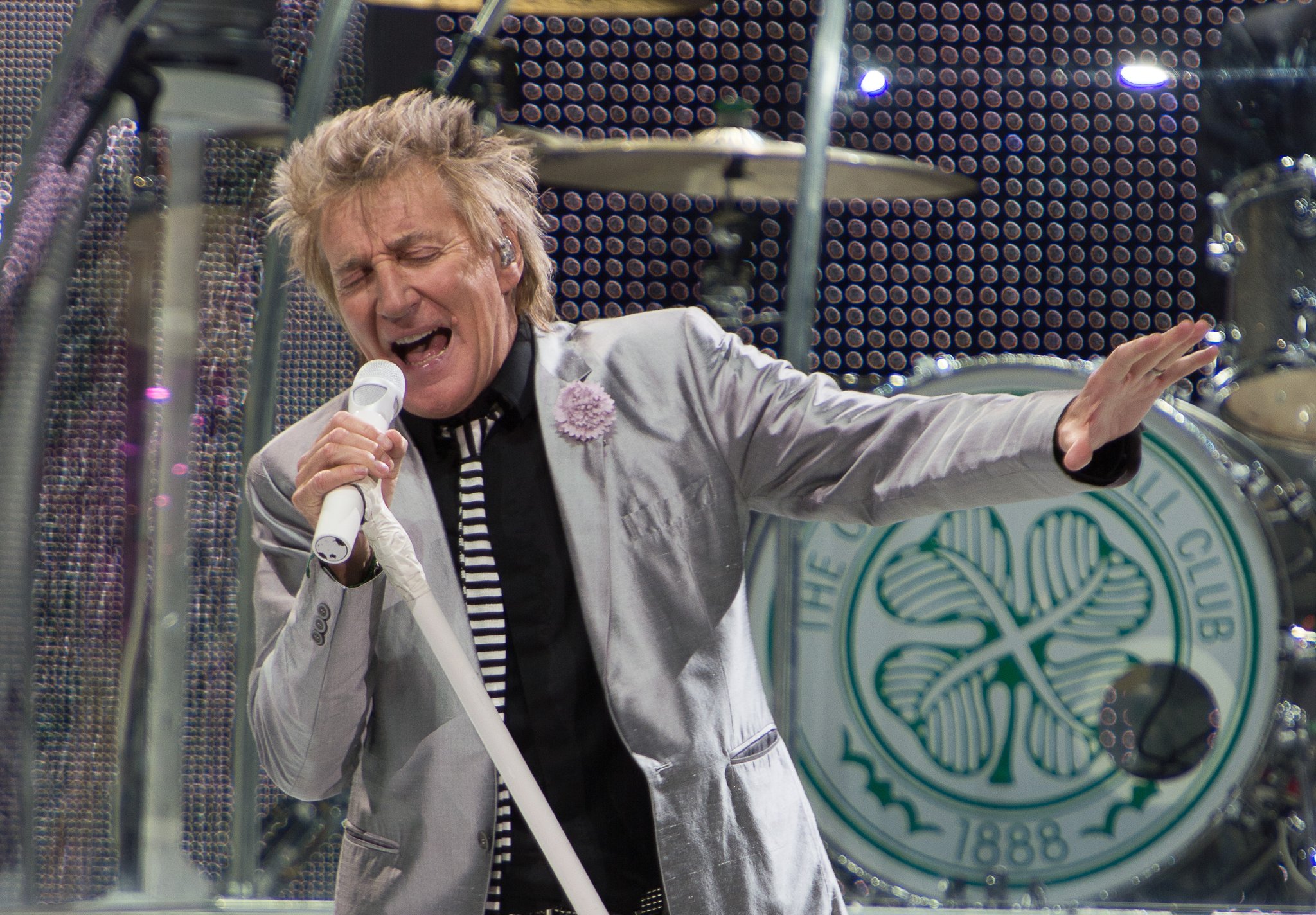 Happy Birthday, Rod Stewart! 
Photo Credit: Getty Images Dave Kotinsky / Stringer 