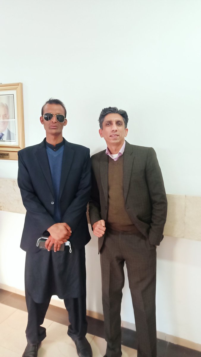 Safdar_Gujjar27's tweet photo. اپنے پیارے بھائی اینکر پرسن جیو نیوز اعزاز سید کے ہمراہ اسلام آباد پارلیمنٹ ہاوس میں 
@AzazSyed 
@shazbkhanzdaGEO https://t.co/yt1Lnstdvl