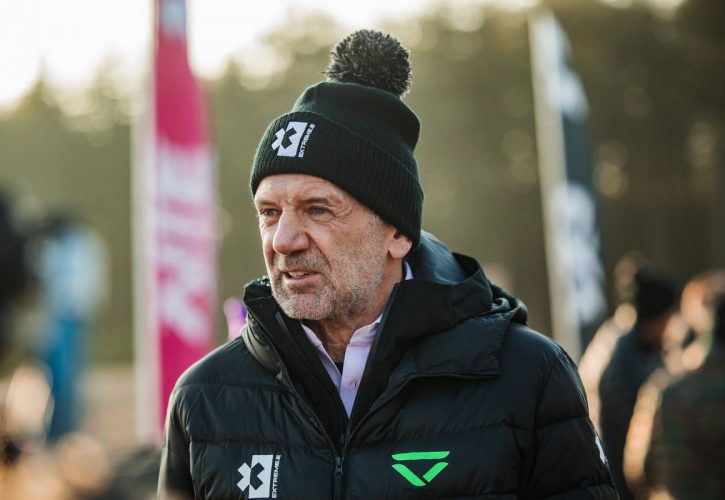 fuelcellsworks's tweet image. Newey Intrigued by @ExtremeELive&apos;s #Hydrogen #FuelCellSystem - Legendary F1 designer #AdrianNewey believes hydrogen could be considered as a viable race fuel for Formula 1 in the future - bit.ly/33fL6Qy #HydrogenNow #FuelCellsNow #Decarbonise #ZeroEmissions #HydrogenNews