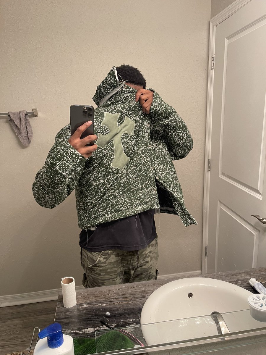 CASUSDAWG's tweet photo. #TELL #YO #HOE https://t.co/nKn0SWGMTD