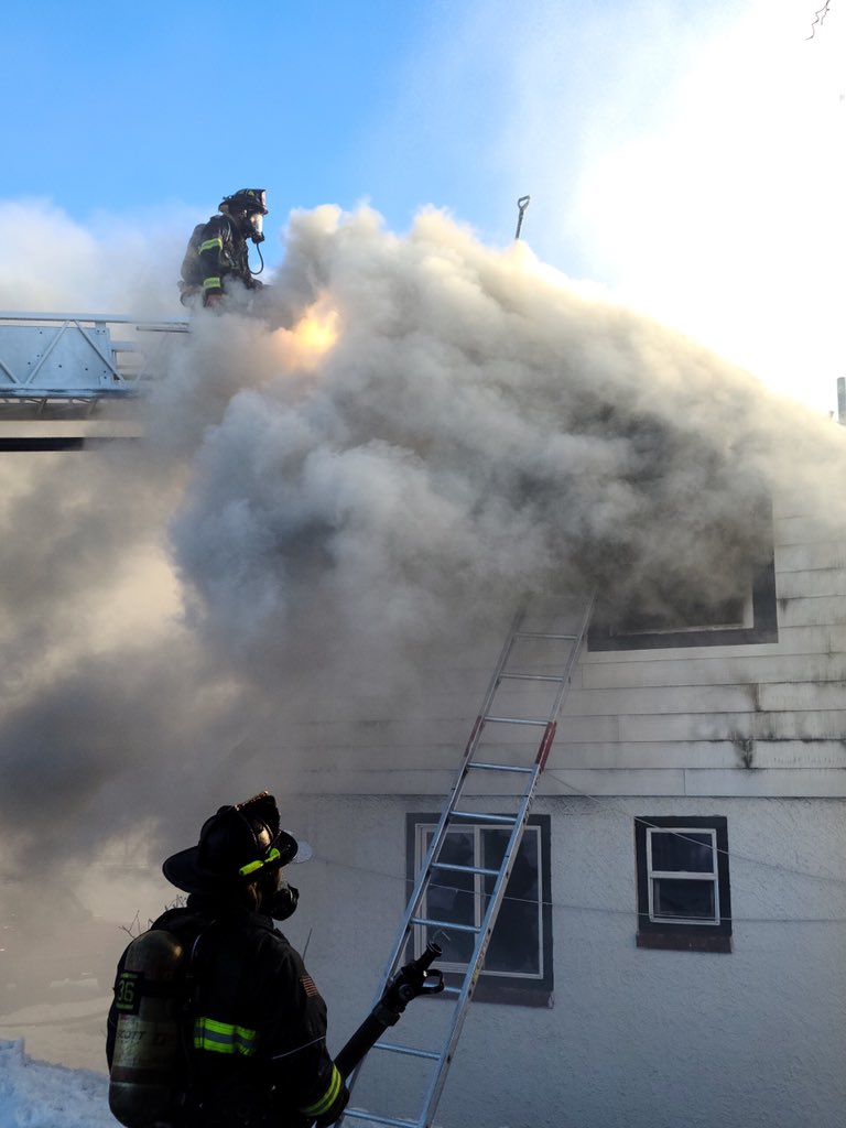 guywire's tweet photo. Great photos of fire near my house. RT @Denver_Fire: #DenverFireDepartment  responded to a home at 2150 W Evans in Crews faced a flashover on arrival,  and the home is a total loss.  @DenSafetyDept https://t.co/wtTMBdJ3q4