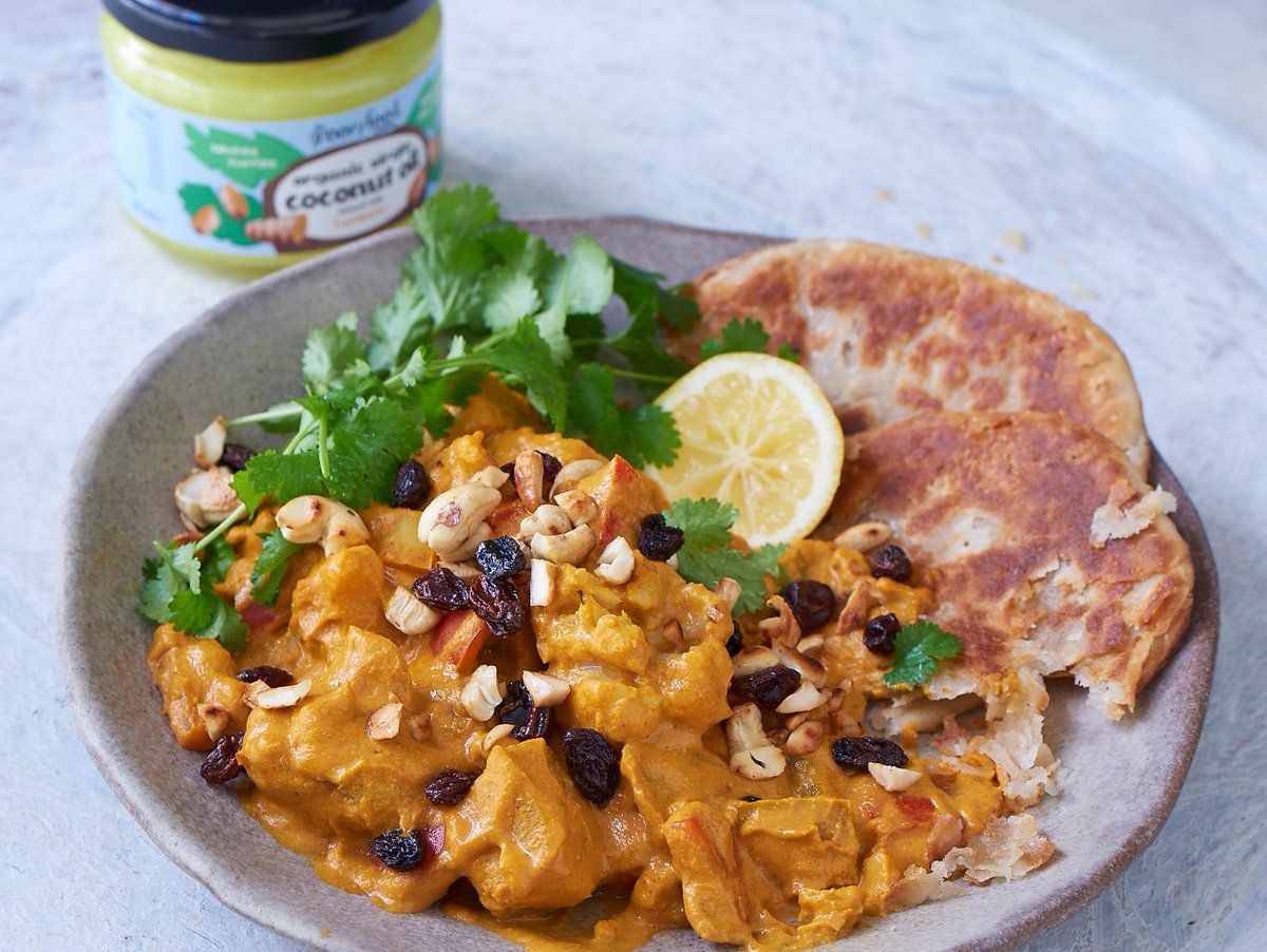 thegroovyfoodco's tweet photo. Continuing with our #GroovyVeganMenu, this week’s theme is ‘Savoury’ &amp; first up is this Creamy Coconut Vegan Korma using our Organic Virgin Coconut Oil Infused with Turmeric. Find the recipe here: https://t.co/eITtbROWye  #Veganuary https://t.co/SDz3GGNZF5