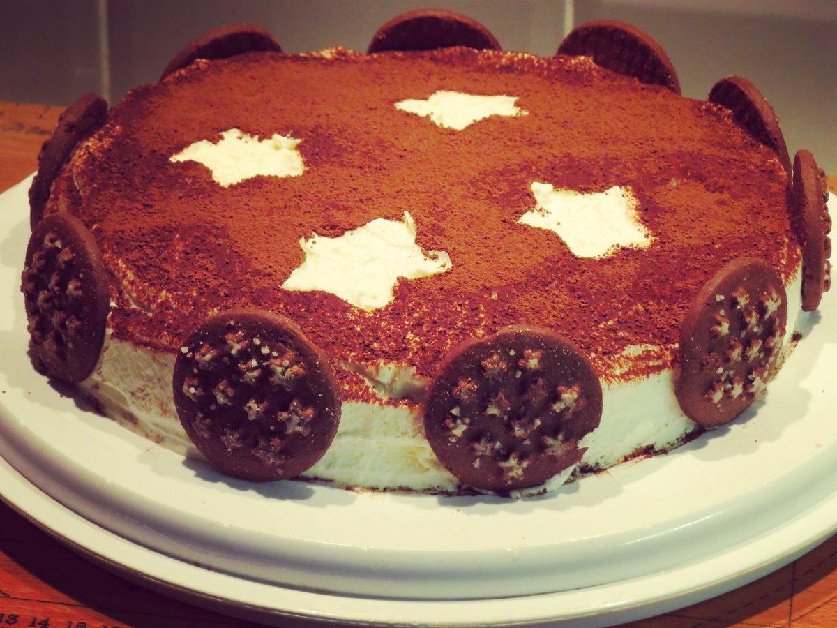 YouCookIt_net's tweet photo. Quest'anno festeggiamo il #compleanno del #blog  con un classico del web: ⭐ #TORTA #PANDISTELLE ⭐#ricetta  qui ➡️ https://t.co/g18izNrrNH https://t.co/Tji3p72fZm