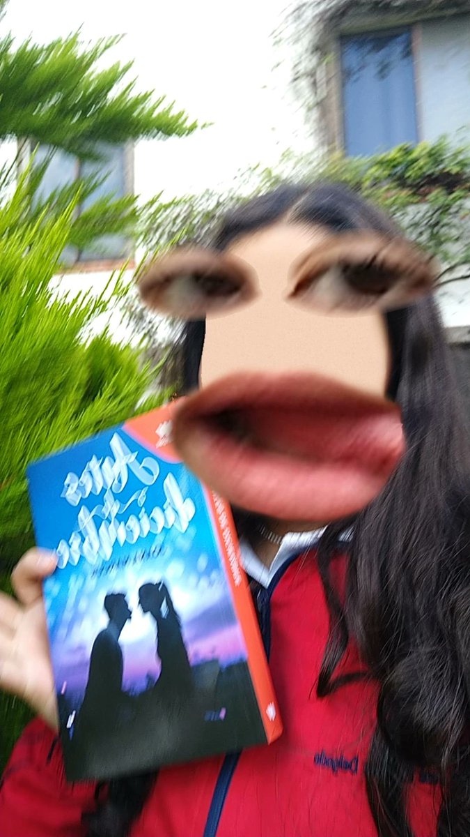 majolvsbooks's tweet photo. Hola! Soy majo <3
Empezé a leer a Joana con add,en marzo del año pasado,y quedé enamorada de la manera en que escribía,fui leyendo cada libro de ella hasta que no quedaban más,es difícil elegir,pero mis favs son la Bilogia extraños y add,pero amo todos jiji #integraciontresista https://t.co/VflnHFgcBI