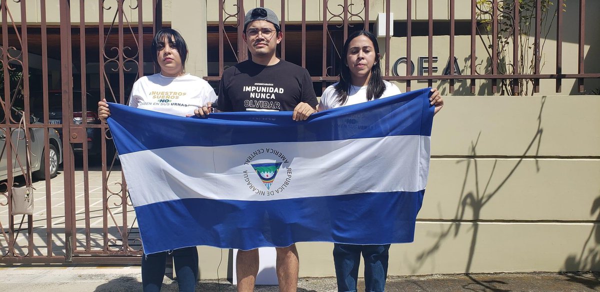 agenda_propia's tweet photo. 🟢 La @ArticulacionNic realizó un plantón esta mañana frente a la sede de la #OEA en San José, Costa Rica. Demandan a @Almagro_OEA2015 , para que termine su complacencia con la dictadura.
#OrtegaIlegítimo
📸 Cortesía https://t.co/SJnaSdX8TK