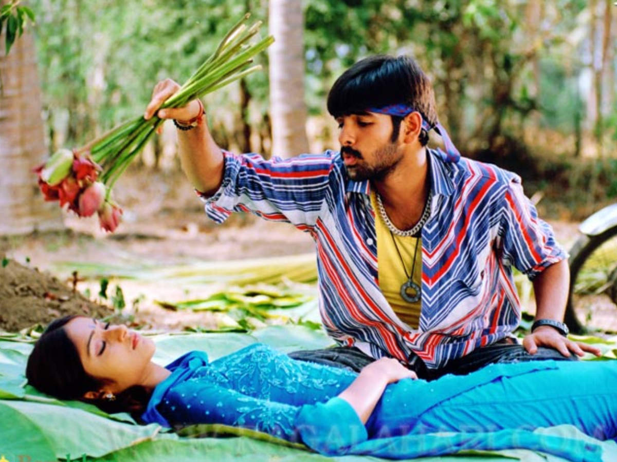 KumaraSwamyRAPO's tweet photo. The film features the debutants Ram and Ileana in the lead roles
#RAmPOthineni #Ilean https://t.co/UVlSuZNcDz