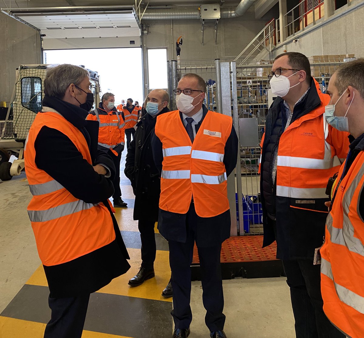 Exploitation et maintenance ferroviaires : retour d’expériences et leviers de développement de l’offre en <a href="/NvelleAquitaine/">Nouvelle-Aquitaine</a> partagés à la base de maintenance de la LGV SEA avec @renaudlagrave et les équipes de <a href="/LGVSEA_LISEA/">LISEA</a> et de <a href="/MESEA_LGVSEA/">MESEA</a> #leferroviaireautrement 
#concurrence