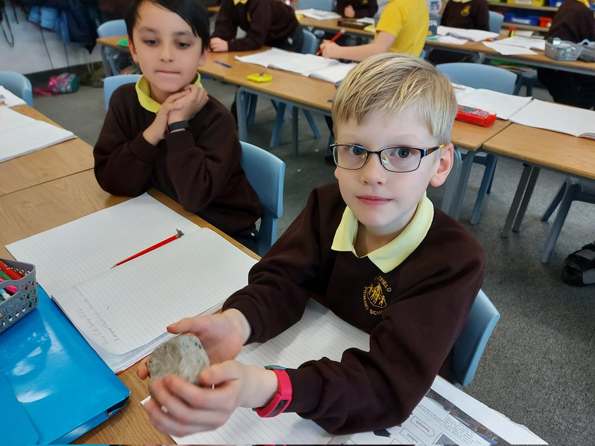 EastfieldPSHull's tweet photo. #3LF enjoyed exploring sedimentary, igneous and metamorphic rocks this afternoon! #epsscience https://t.co/ZrEsH3MK2A