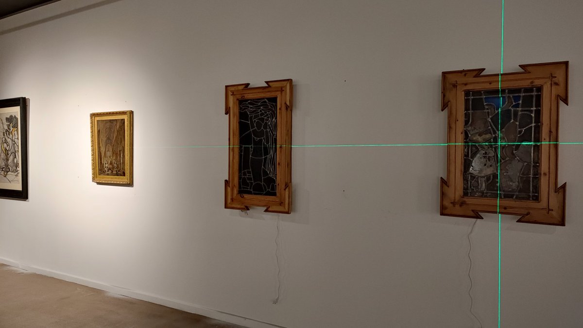 MuseodeNerja's tweet photo. Hoy hemos iniciado el montaje de la nueva exposición, una maravillosa muestra perteneciente a la colección del @museovidrio consistente en piezas de Arte Glass, vidrieras y cuadros. Será el comienzo del Año Internacional del Vidrio y la podréis ver a partir del día 12 de enero. https://t.co/QjKCP048wj