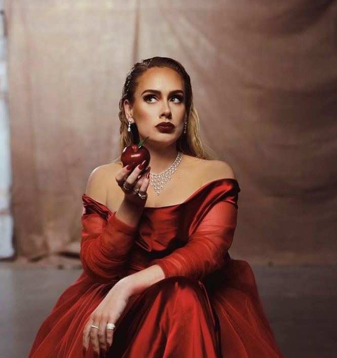 TNTbr's tweet photo. Adele apenas uma das maiores cantoras da atualidade 🤘🧡 Qual sua música preferida da gata? #repost https://t.co/pTHtWxt4ph