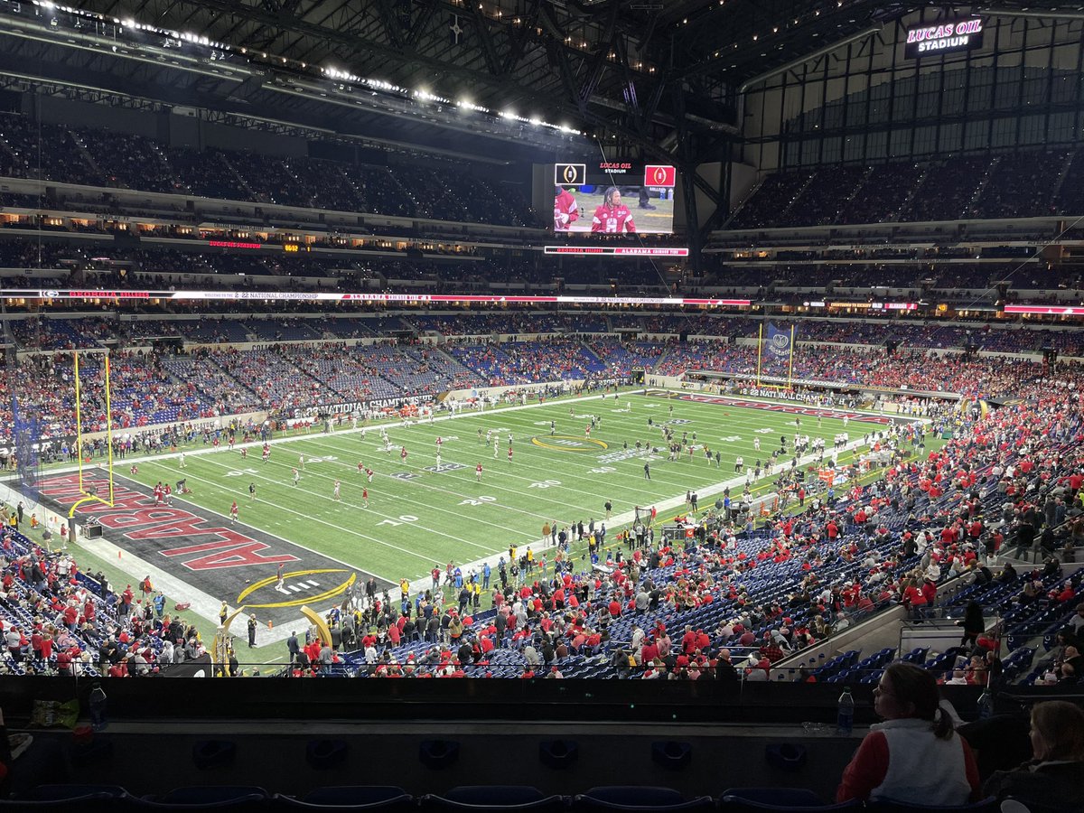 MarkPencek's tweet photo. #GoDawgs #CFBPlayoff #nationalchampionship #UGA @LucasOilStadium https://t.co/s5qt3CPUG8