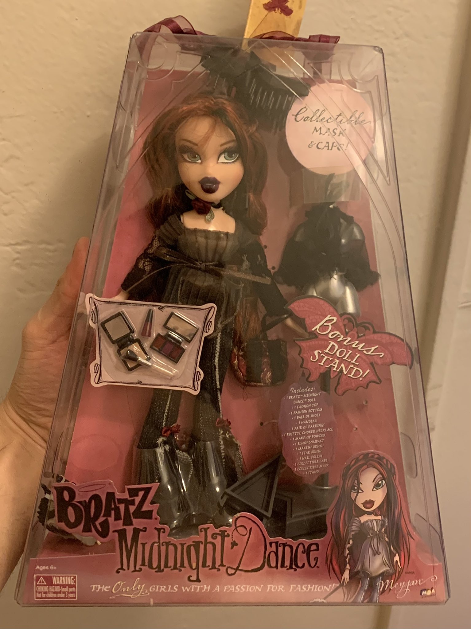 tony on X: currently hyperventilating❤️‍🔥🤯 she's home y'all!!!! 🖤 kinda  wanna do an unboxing video for her…🤔 would y'all watch my  channel  if i started one?🥺  / X