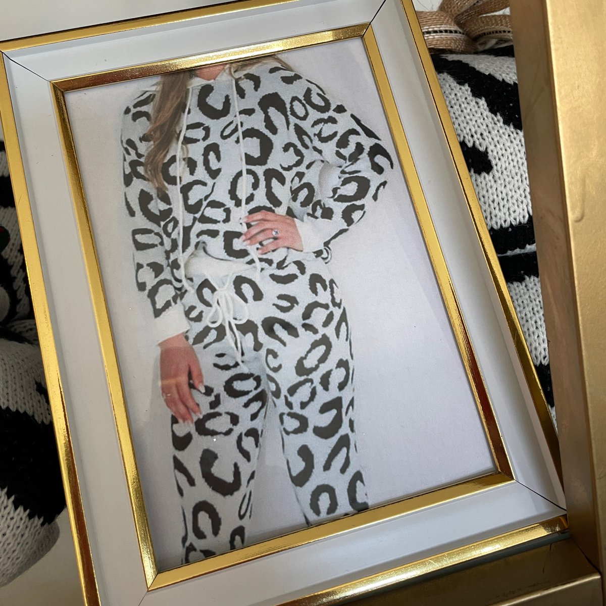 French75B's tweet photo. This #loungewear set has your name written all over it! #luxe #soft https://t.co/hs1JjuFyVQ