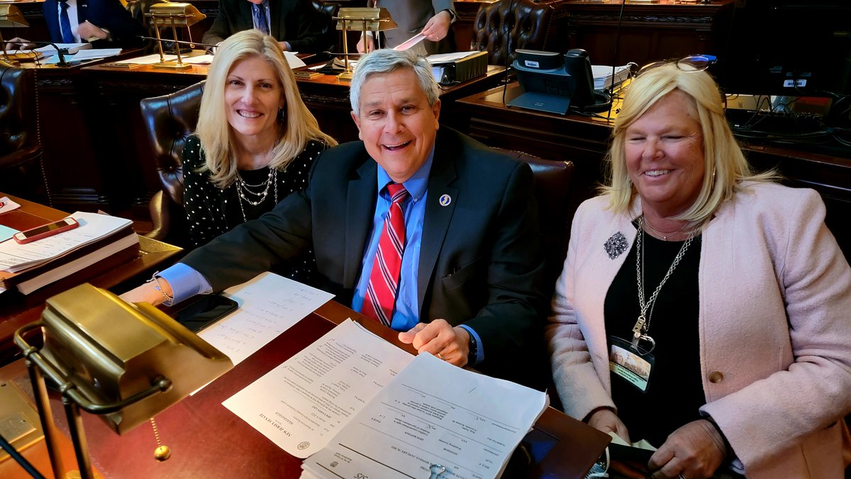 The Senate honored Senate Republican Leader @tomkean and Sen. @KipBateman today during their final session as members of the New Jersey Legislature. Thank you, senators, for your years of dedicated service! You've helped to make New Jersey a better place.