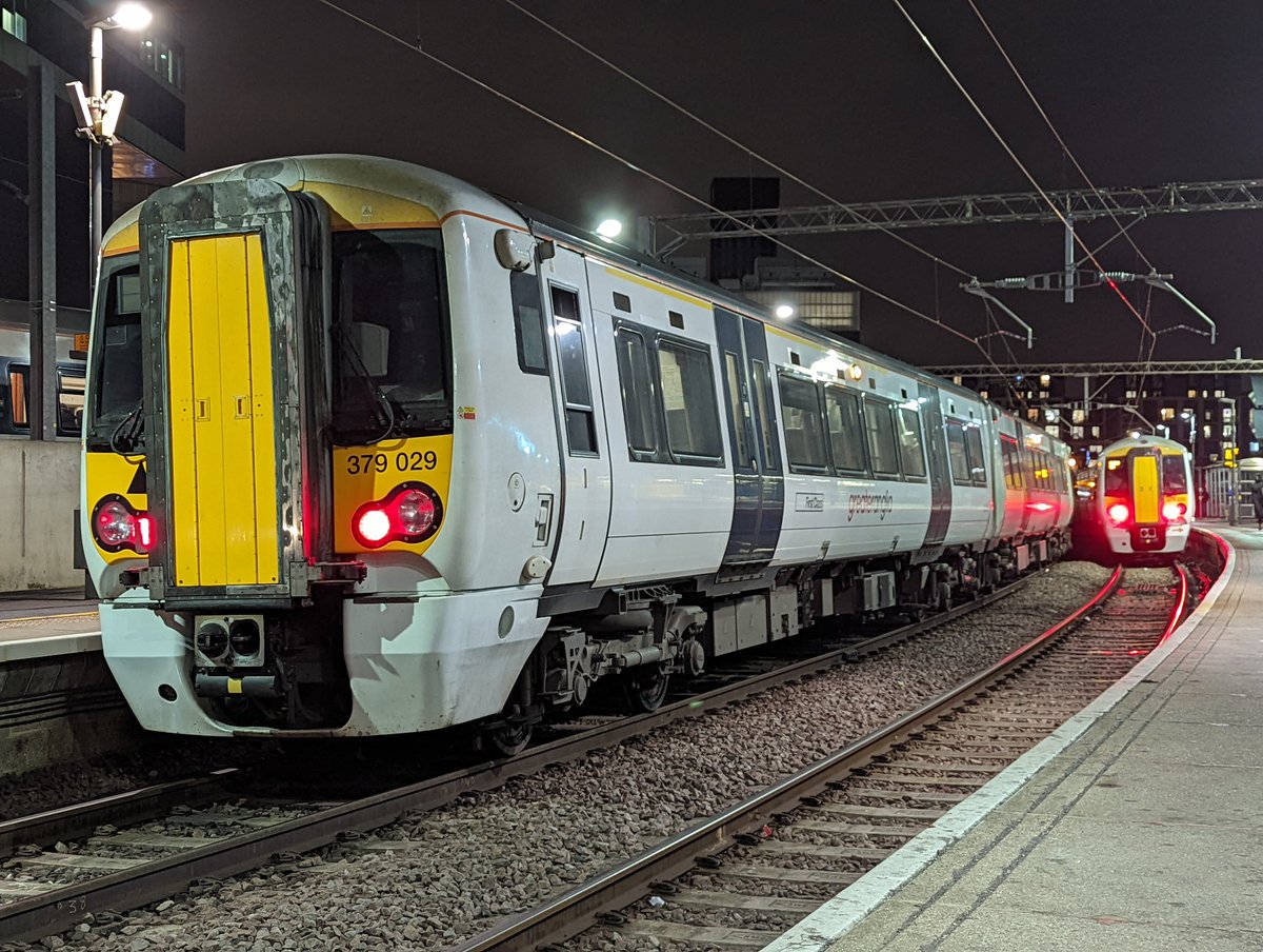 DownOnTheStour's tweet photo. Next is a trip on Class 379s from Meridian Water to Stratford ✌️
Not been stored as of yet it seems 🤔
#DispatchersOfTwitter #trainphotography #railwayphotography #railwaytwitter #class379 #electrostar https://t.co/DFTu6Xtdia