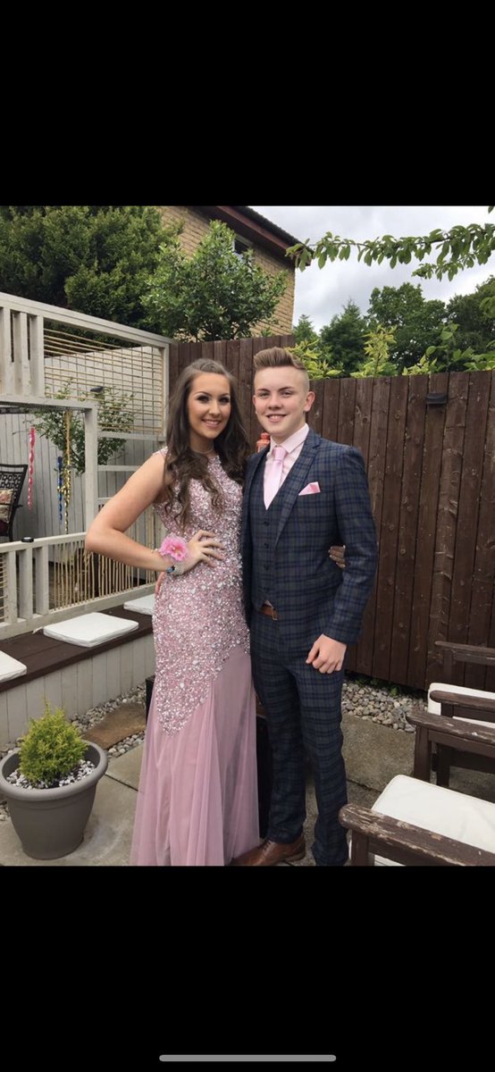 jamdogd's tweet photo. @EmmaMelville Happy 22nd to the best one, I love you loads 🎊❤️xx https://t.co/6e0fDCbUUB