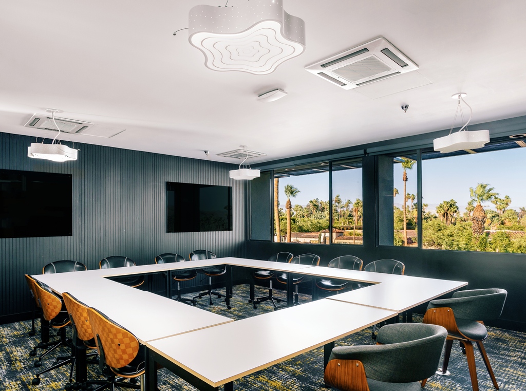 FlanneryXchange's tweet photo. Grab a few coworkers and take advantage of our conference rooms with a view to help you through the work week.

Click the #linkinbio to reserve yours today.                

📷 Drew Metzger

#palmsprings #coworkingspace #flanneryexchange https://t.co/7dQsgZG7GR