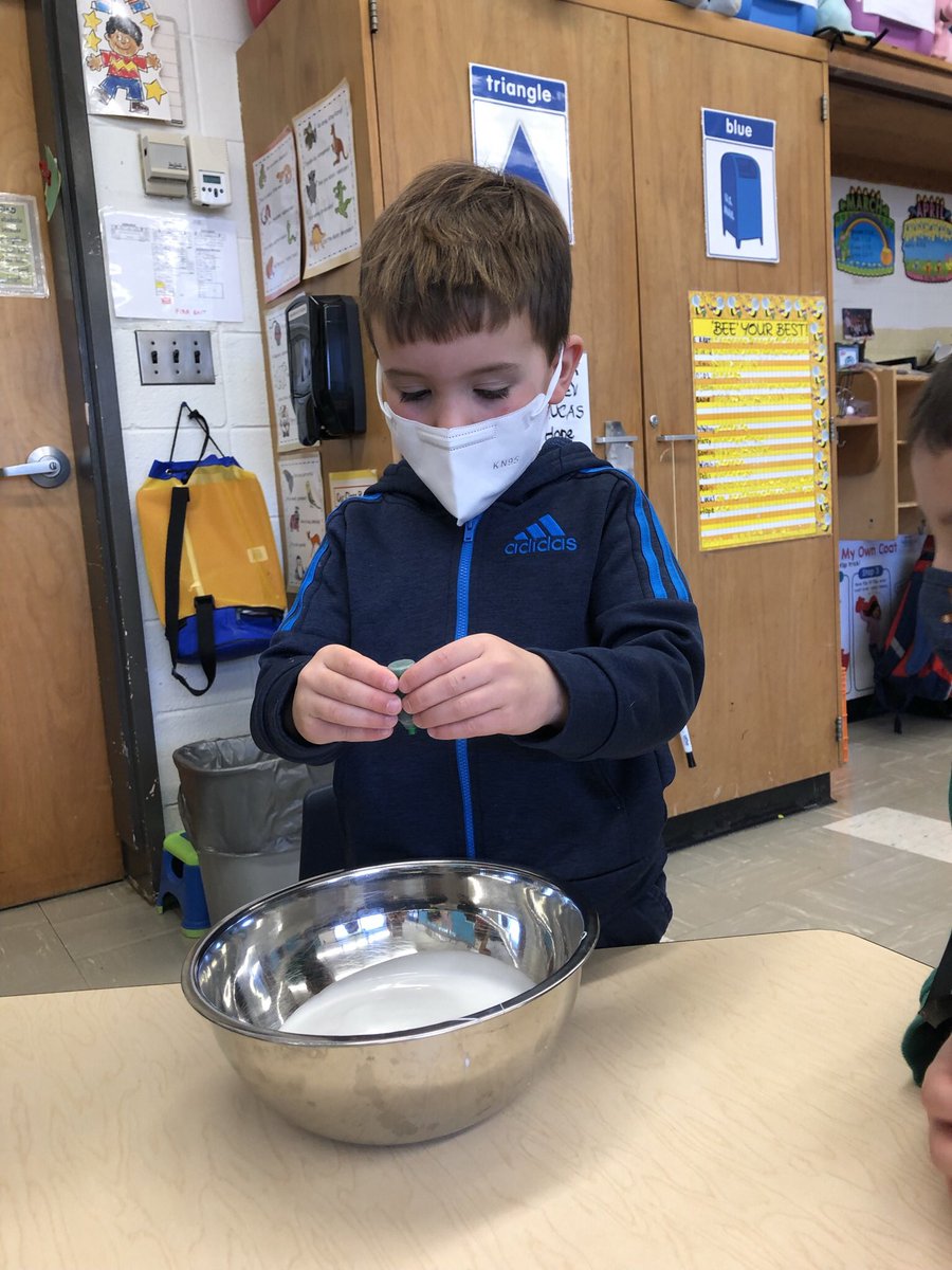 MissSharonCohen's tweet photo. So how do you begin G week in preschool?  We begin by making Green Glitter Goo in sensory science!!! #hvpk, #HESPeech, @HopewellES https://t.co/QQCKUeiZnW