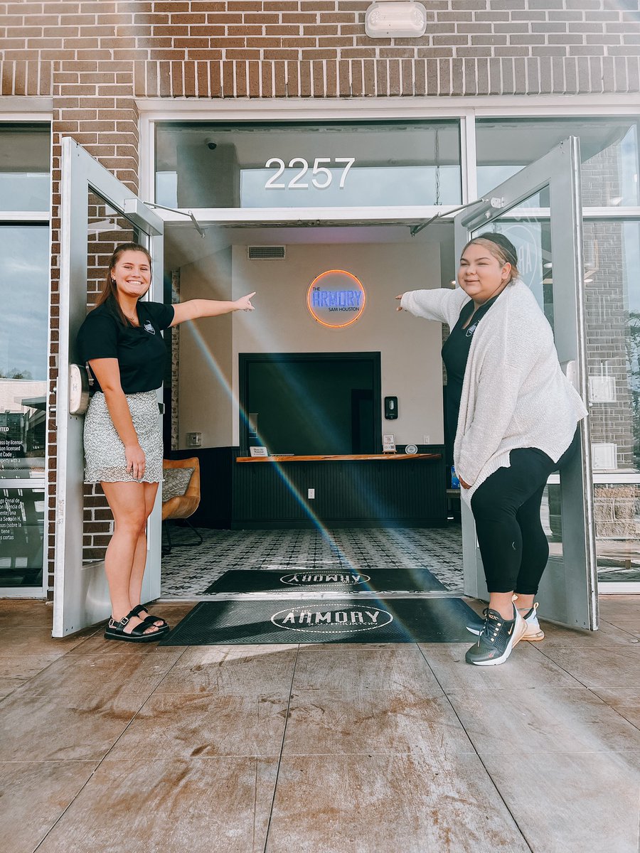 livethearmory's tweet image. Two more days left before Spring semester! We wish you luck this semester and don’t forget… Live at The Armory and Go Bearkats!📘✏️✨
.
.
.
#livethearmory #classisbackinsession #springtime #shsu23 #shsu24 #shsu25