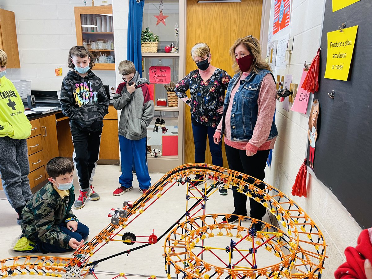 ChrisGibowicz's tweet photo. Shout to Mrs. Zavarelli’s science class who collaboratively created a model rollercoaster! #RepthatA        #makinglearningfun https://t.co/zVVBcn5Lpa