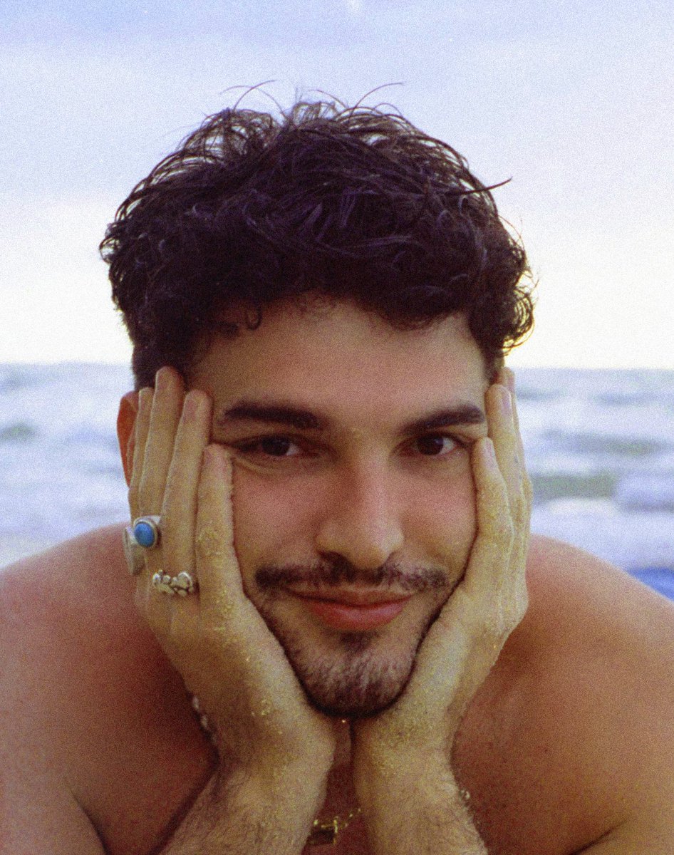 jaoromania's tweet image. :)