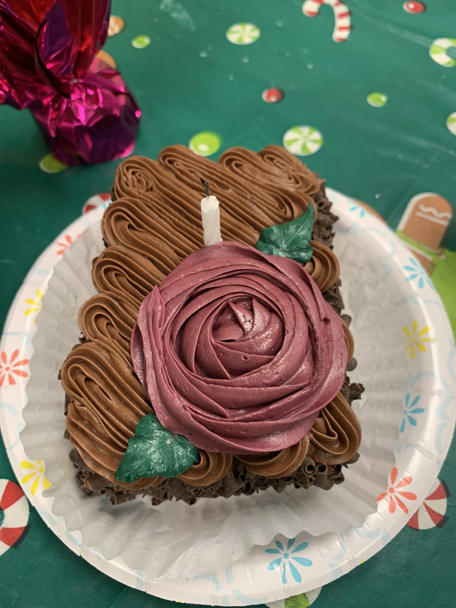 KellyDouth's tweet photo. Thank you to #branch4857 for making this gal feel special on her birthday! Muchly appreciated!💕@RobinDurette @alexgreg123 @NicoleNazair @mandyk0288 @MarieEveFourni2 https://t.co/hjiVEl1Y9X