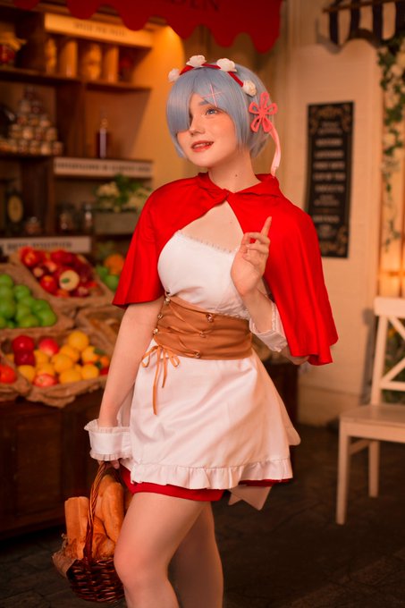 - Where are you going, little red riding hood? ✨🤭☺
#rezero #rezerocosplay #remrezero #remcosplay https://t