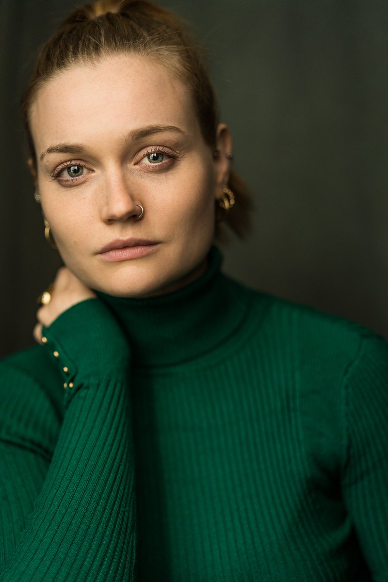 hiatus is over 🤩

#backinthegame
#headshots
#actinglife