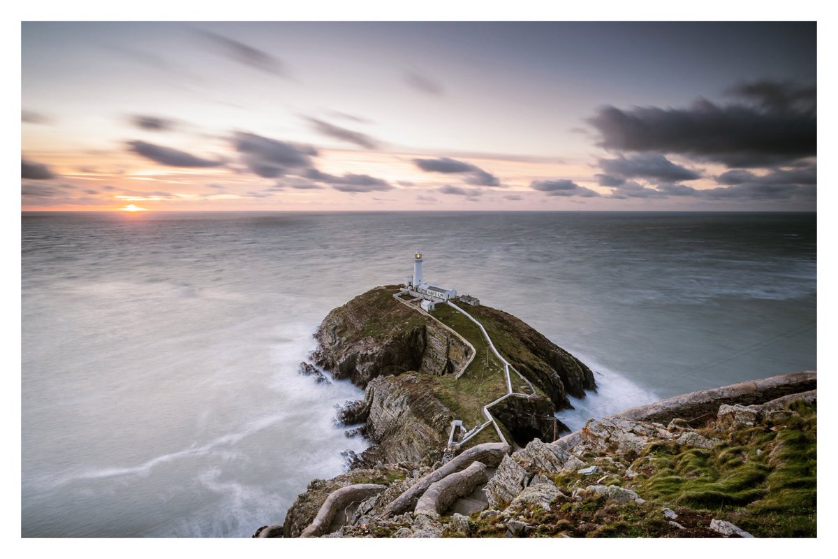 Sunset at South Stack, Anglesey. #southstack #anglesey #visitwales #lighthouse #landscapephotography #coastline #wales #cymru #longexposure @WalesCoastPath @VisitAnglesey @visitwales