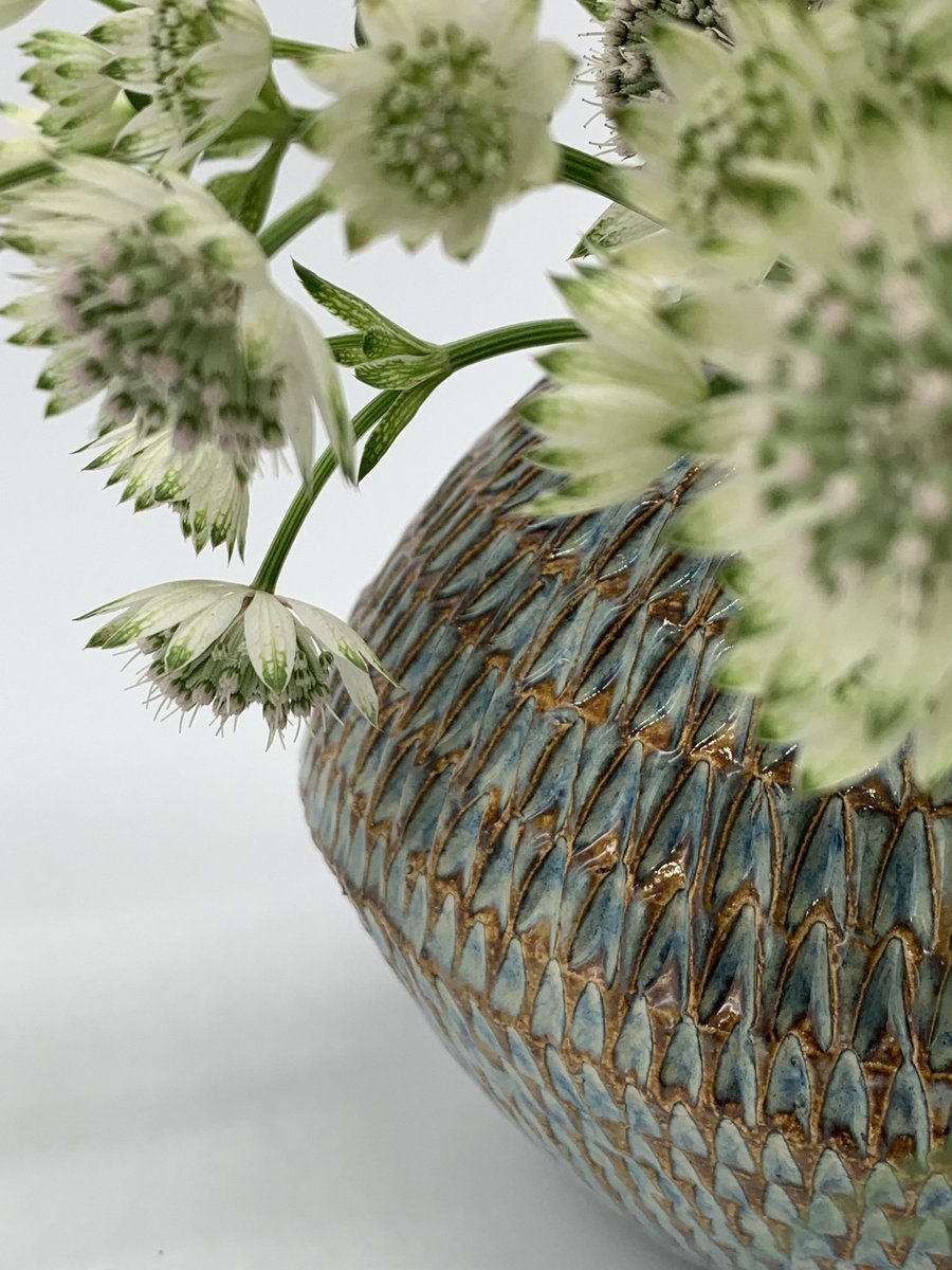 CeramicsClai's tweet photo. Glaze detail . 
#pottery #ceramics #stoneware  #edinburghflorist #clay #handmade #budvase #handbuiltpottery #glaze #closeup #edinburghlife #madeinscotland #homedecor #vase #pottersofinstagram #ceramicsofinstagram #stonewarepottery #glaze https://t.co/SYX0TzWXQn