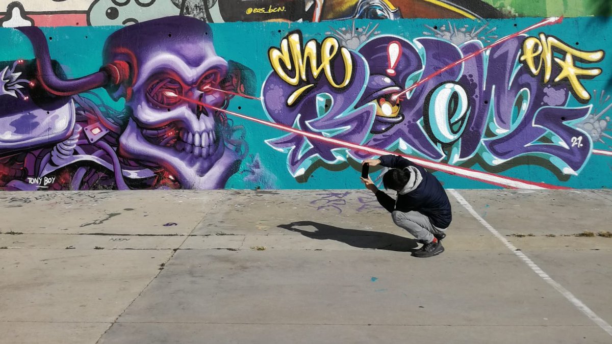 Just some spraypaint on a wall with friends #graffiti #graffitiart #Robot #lazer