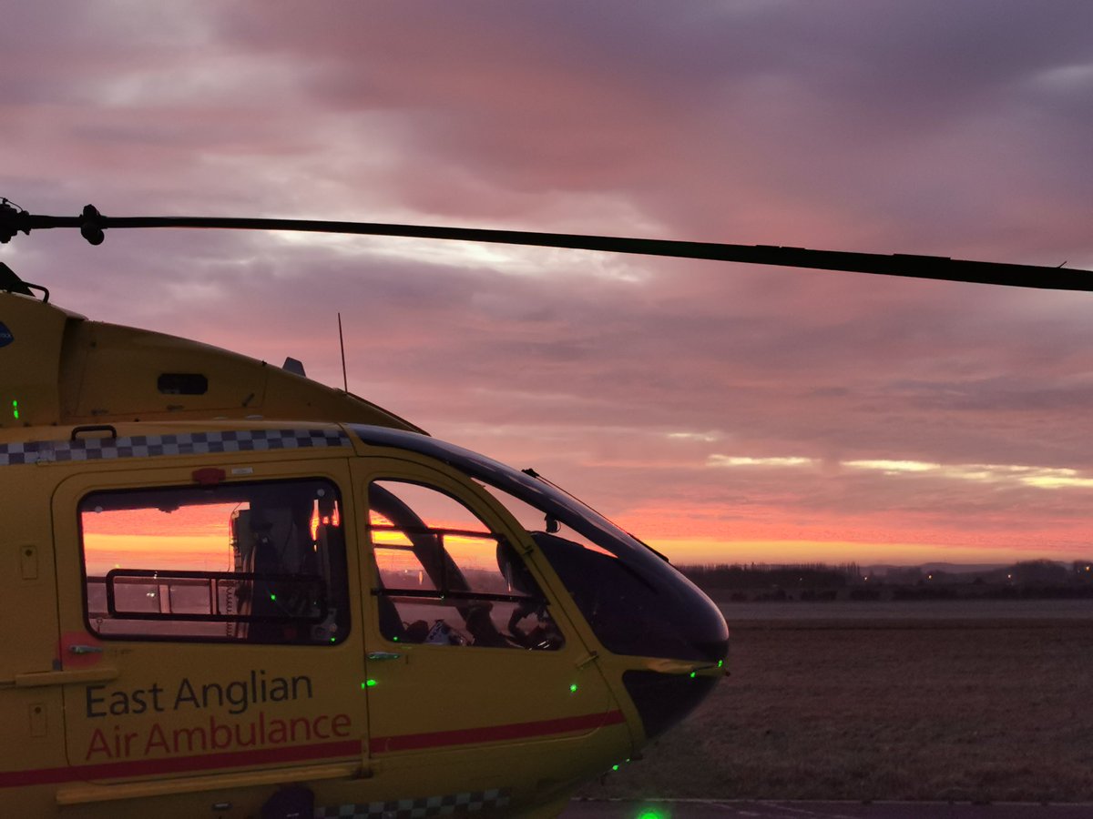tacmedIC7's tweet photo. Can't let #AngliaOne have all the good views...
Belated sunrise from #AngliaTwo
@EastAngliAirAmb https://t.co/hwpga1Lru2