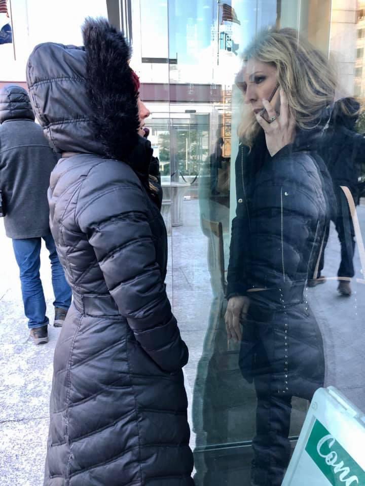 Champion producer memories: When your producer @tamaragitt is outside criminal courthouse in the freezing cold and you are on the inside needing to quickly talk #breakingnews @FoxNews #inthefield #courthouse #glasswalls #fotisdulos #Connecticut #jenniferDulos