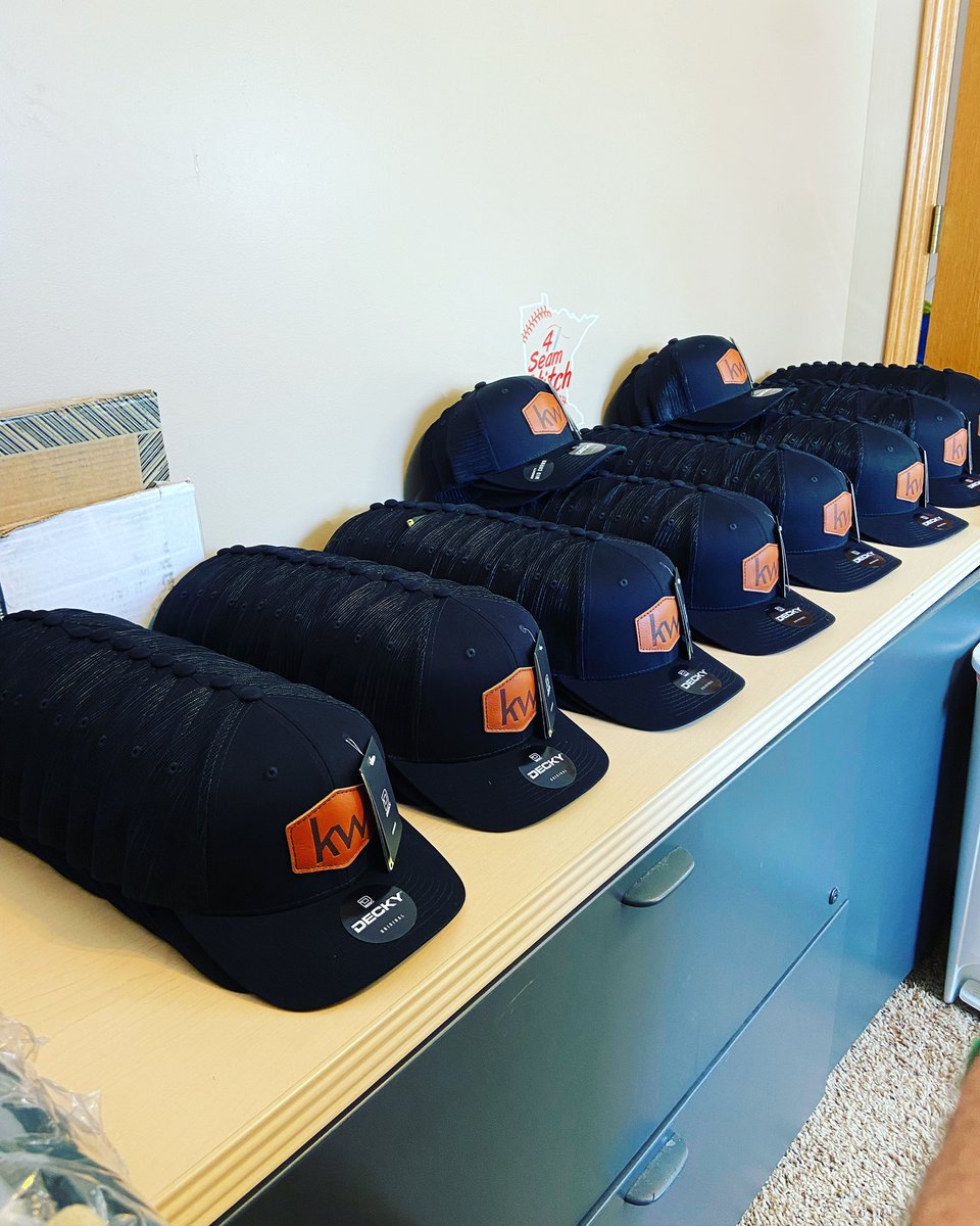 4seamstitch's tweet image. 102 double leather patch hats headed out. #patchhat