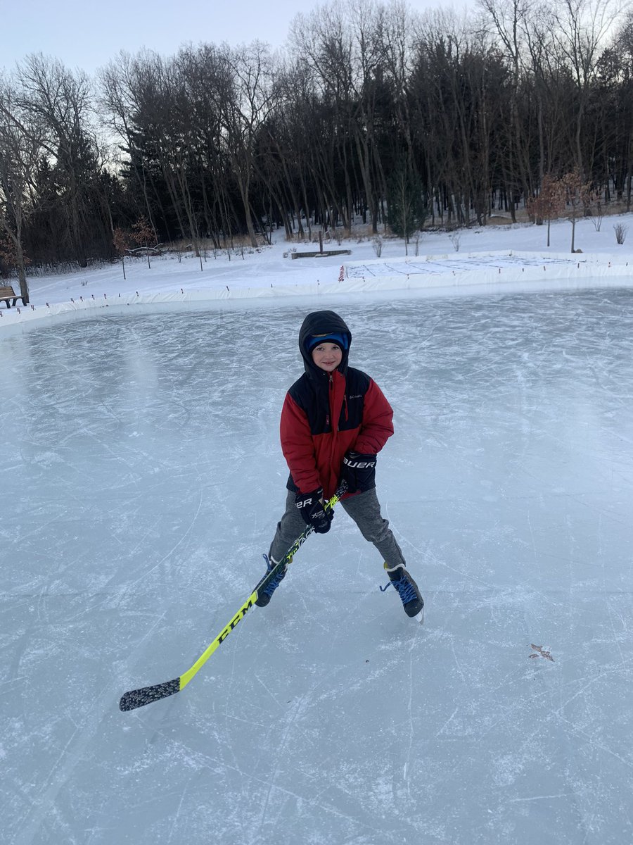 hannahrenee349's tweet photo. Little #odr is finally ready across the street from my apartment so we decided to check out the ice🖤🖤🖤 #coldafoutside #hockey #hockeymom https://t.co/qwX52nx0NA