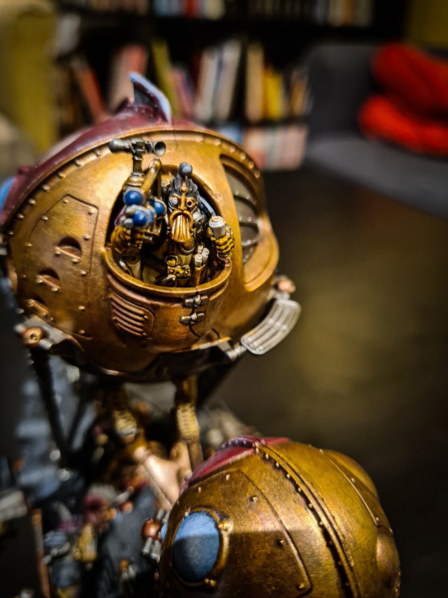 It took me many hours and I messed up a lot of things, but this is the biggest model I've painted, and I'm glad for it because I have learned so much working on it! #WarhammerCommunity