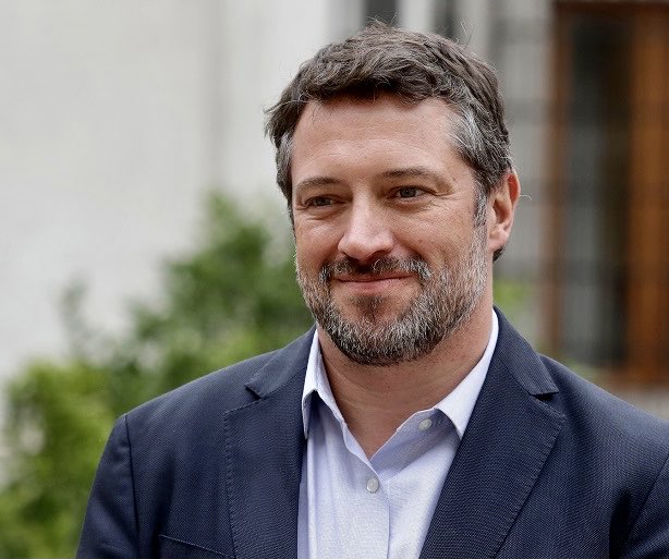 SentidoenComun's tweet photo. “Soy un liberal de centro de hace muchos años (…) hay tantas dimensiones del liberalismo, me siento un liberal comunitario” Sebastian Sichel https://t.co/JwnZWAgHFy