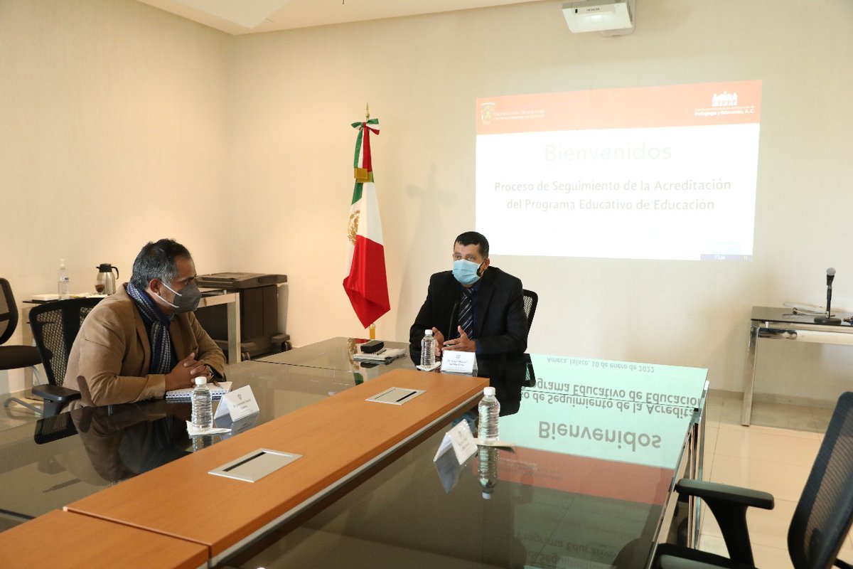 cuvallesudg's tweet photo. El @Ceppemexico brinda seguimiento a la acreditación del programa educativo de Educación del #CUValles.
Imágenes: #Ceppe y #CUValles https://t.co/EgRTt6cgQL