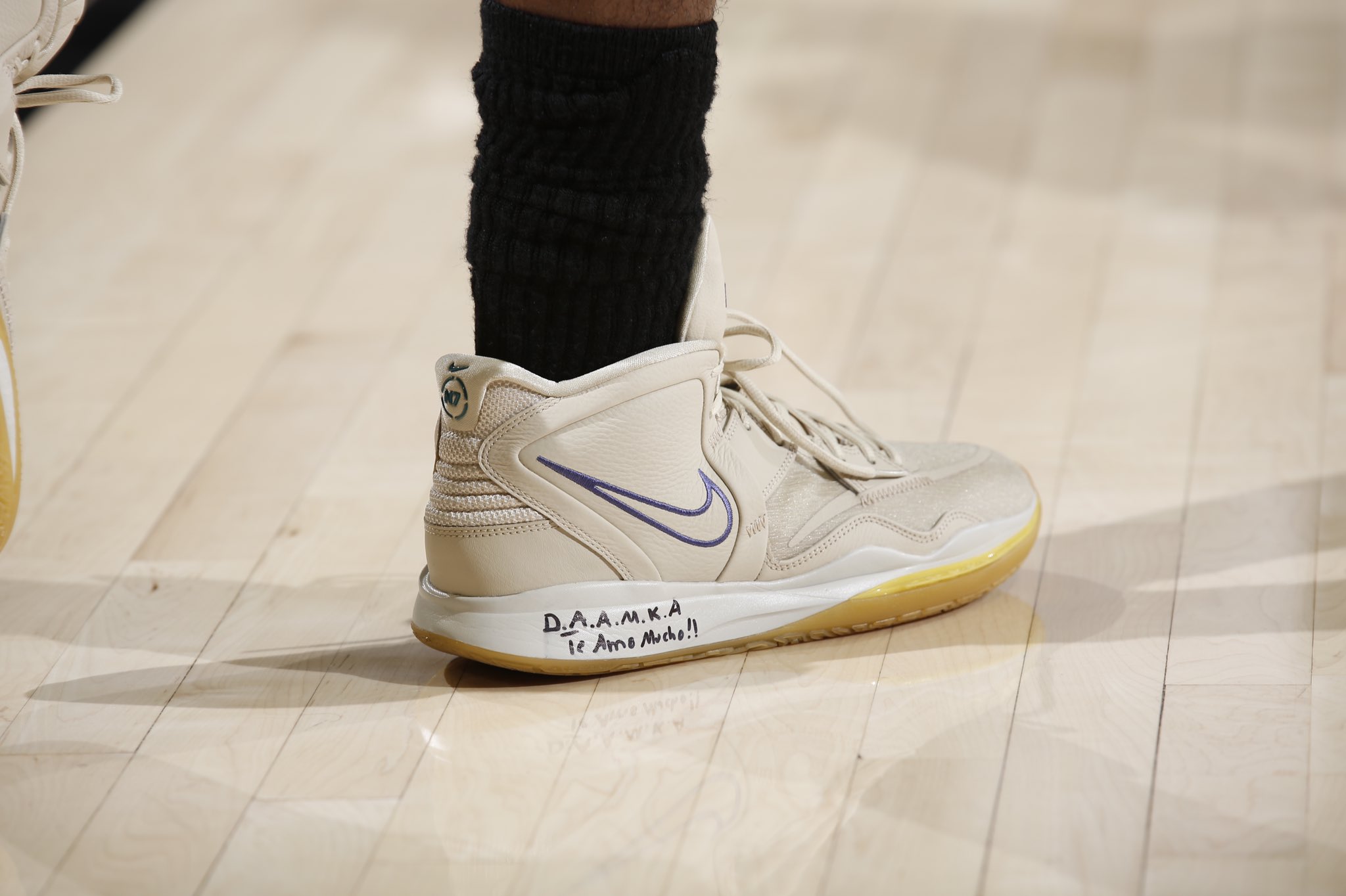 B R Kicks on X KyrieIrving debuts the Nike Kyrie Infinity N7 tonight against Portland https t L6hMJtL7R6 X
