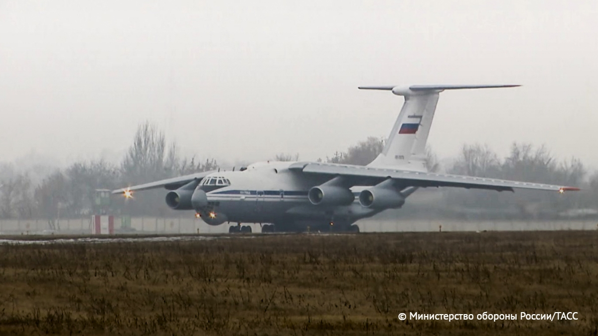 18 июня самолет. Ил 76 ВКС. Ил 76 ВКС РФ. Самолет ил-76 ВКС России. Ил 76 Казахстан.