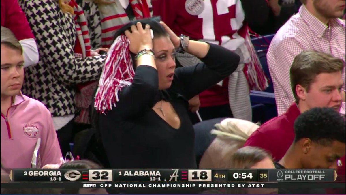 BleacherReport's tweet photo. GEORGIA PICK-SIX ON BRYCE YOUNG 😱 https://t.co/IJFfrj3Eab