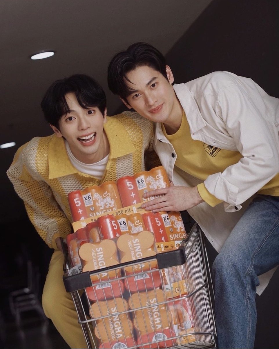 allaboutkao's tweet image. น่ารัก น่ารักไปอีก งื้อออ นี่คือ Best couple ชัดๆ!! เก้าอัพคือส่วนผสมที่ลงตัวมั่กๆ เหมือนยูซุกับโซดาเลย 😘 สิงห์ยูซุนี่คือไม่มีน้ำตาลนะ แต่ทางนี้รู้สึกว่าหวานมากค่า ☺️☺️
#หอมทะลุกระป๋อง #ละมุนจนต้องตุนให้เต็มบ้าน #เก้าอัพxสิงห์ยูซุ