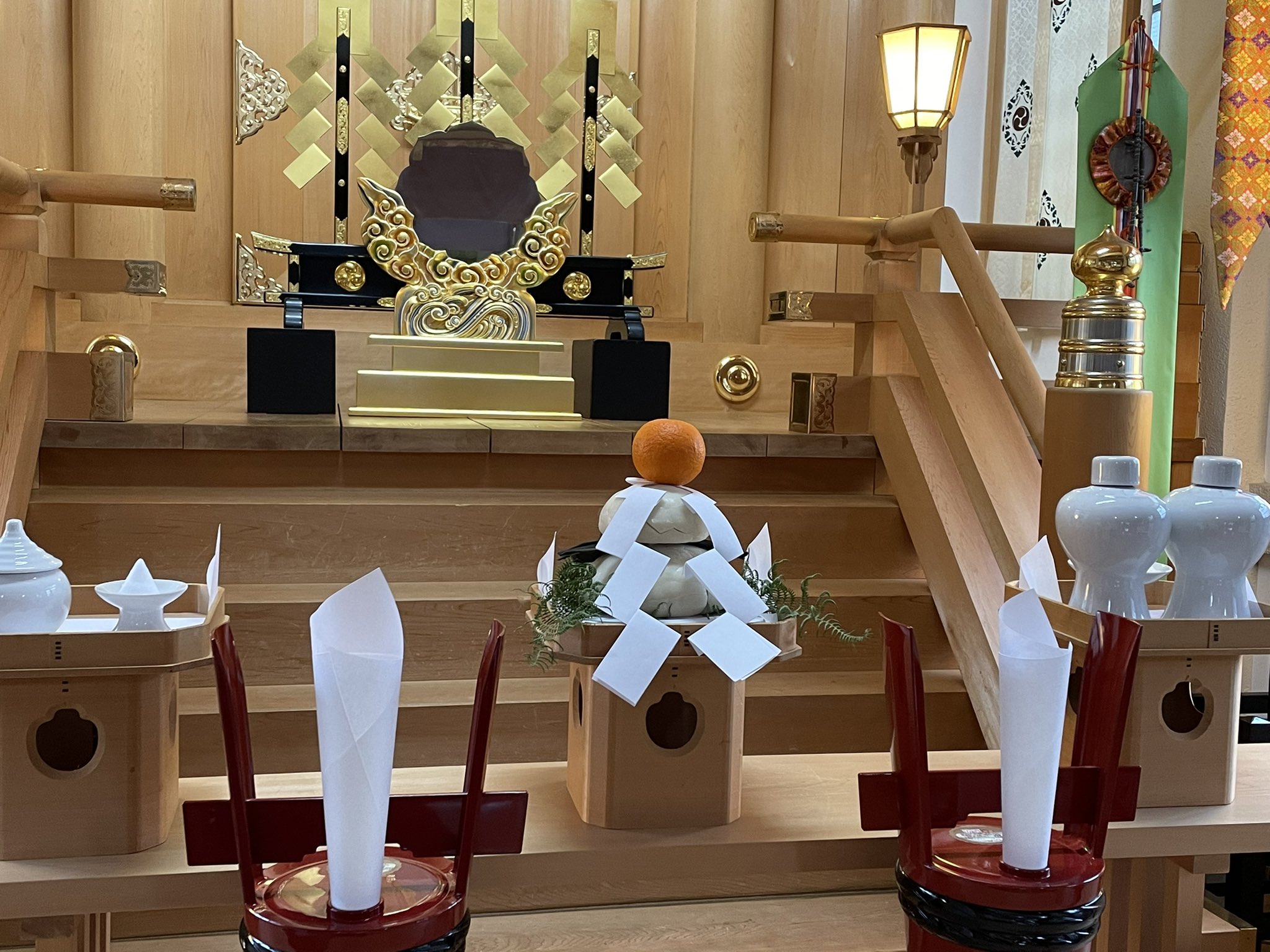 蛇窪神社 天祖神社 本日は鏡開きの日 Tbsテレビ The Time に当神社が紹介されました 神様にお供えした鏡餅を木槌などで割って 雑煮やおしるこにして食べる正月行事の一つです 鏡開き 鏡割りといわれ これで正月行事が一段落します T Co