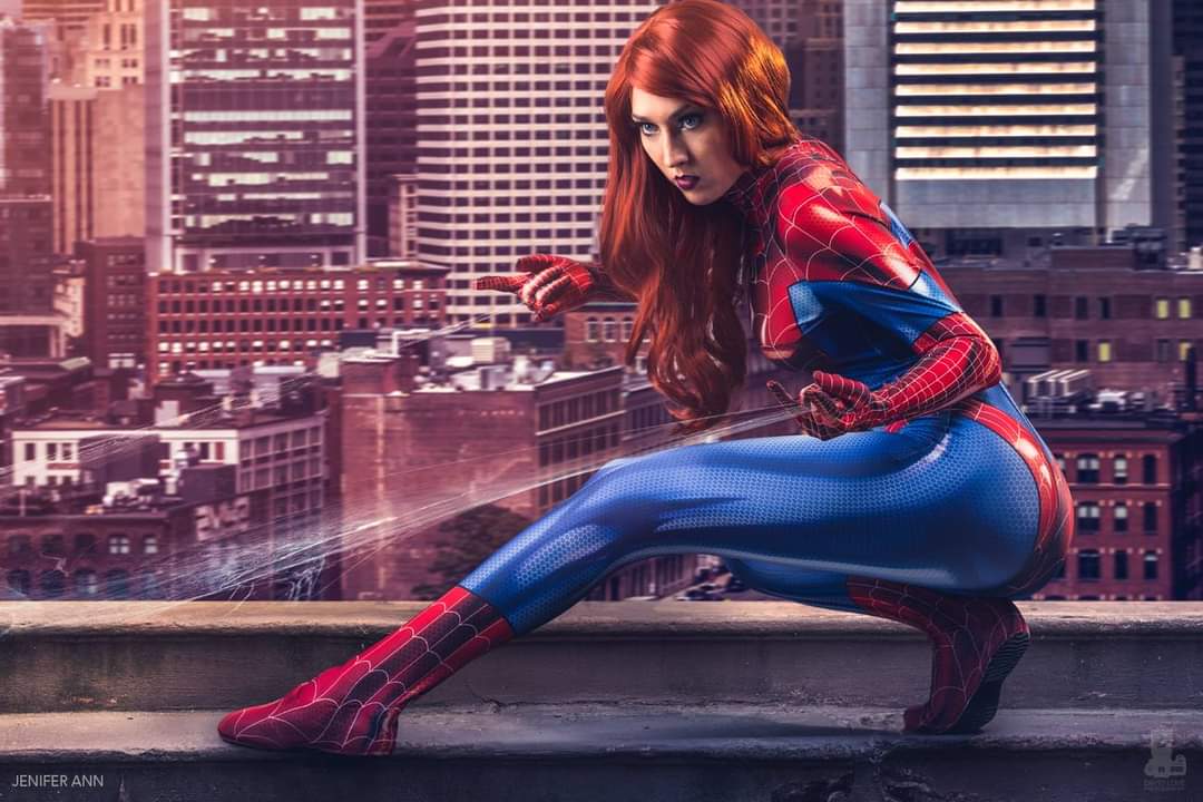 Finally went to go to the new Spider-Man! 🕷 
Photo: @davidlovephotog
Suit: @braekor
Based off art by: @jamietyndall