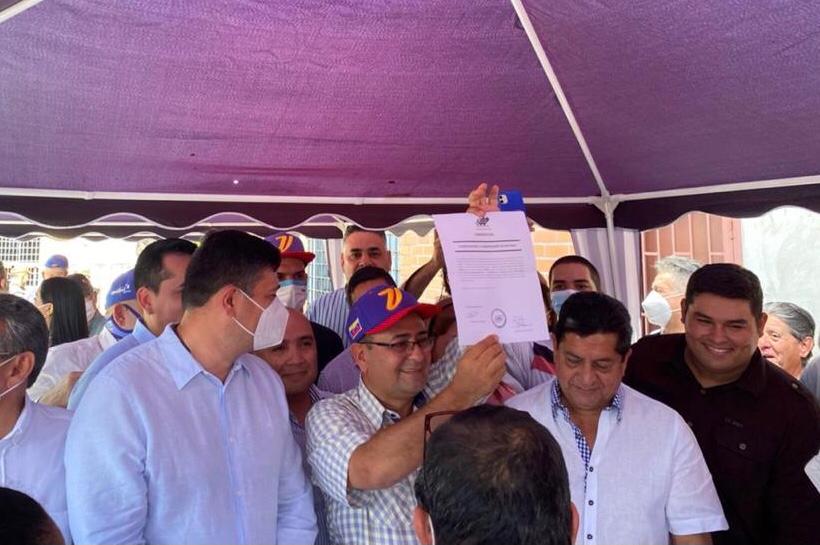Lo que sucedió en Barinas debe servir de ejemplo para enfrentar unidos los retos que vienen, para lograr una salida electoral con condiciones adecuadas.
#BarinasGanóUnida