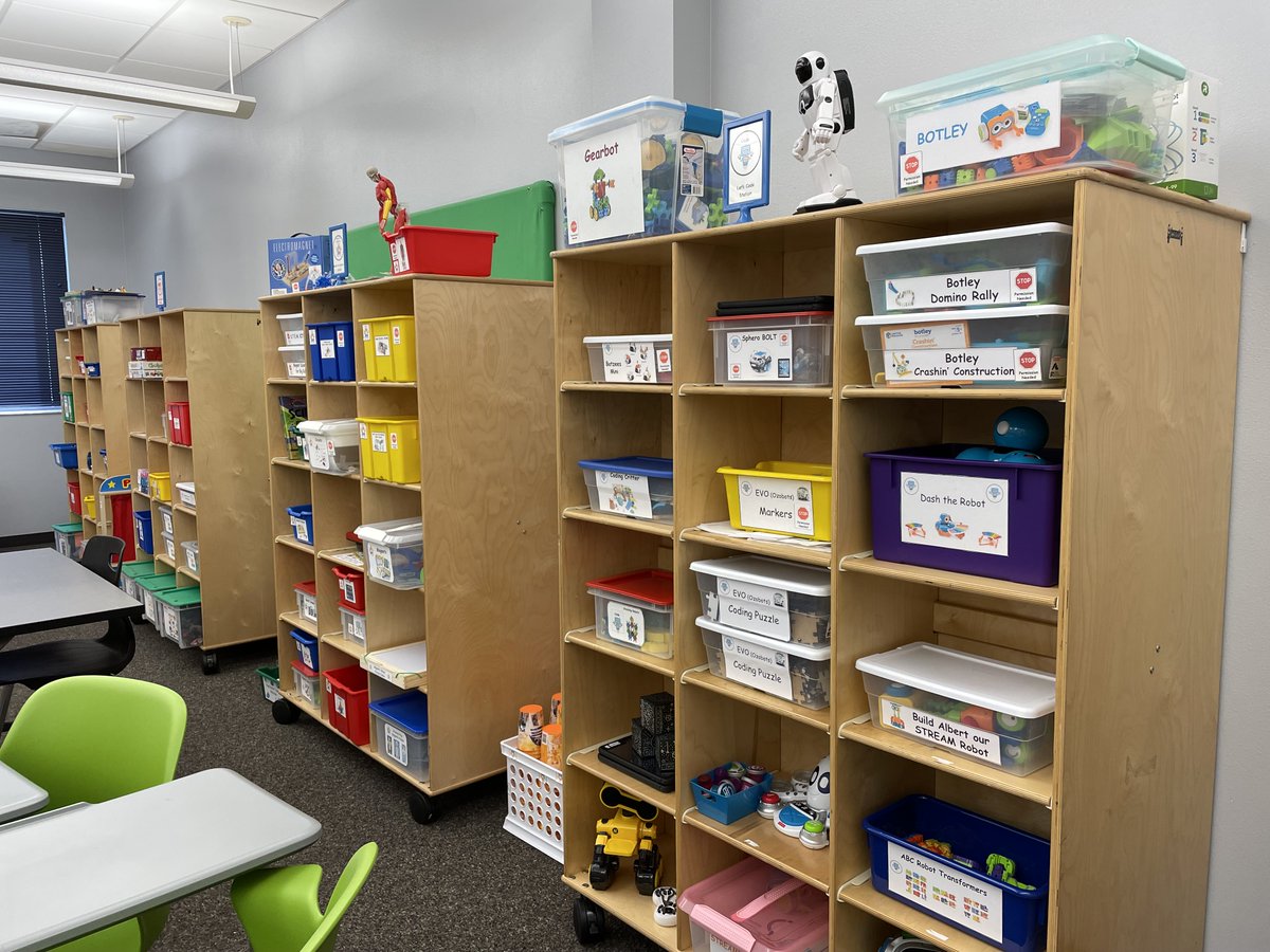 Thank you so much to all the generous donors who have helped to make our @WES_STREAM classroom so amazing! A special shout out to Mr. Franky, Our 'Science Guy' for his donations of storage tubs. Our classroom is organized and ready to go each day! <a href="/MrFrankyscience/">Frank DiRico</a>  🙂