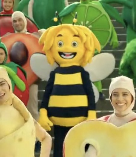 Rápido <a href="/JesusRCuevas/">Jesús Ramírez Cuevas</a> una botarga de abejita para nuestro amado líder asi sanará pronto.