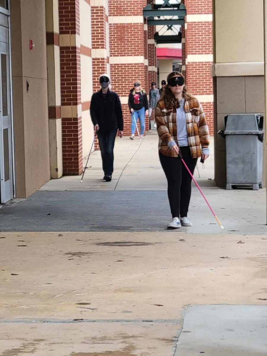 FSU_VisDis's tweet image. O&amp;amp;M students learning strip mall and escalator travel in Tallahassee,FL, 1/10/22 #OrientationAndMobility #Escalators @fsueducation @abby_reinholt