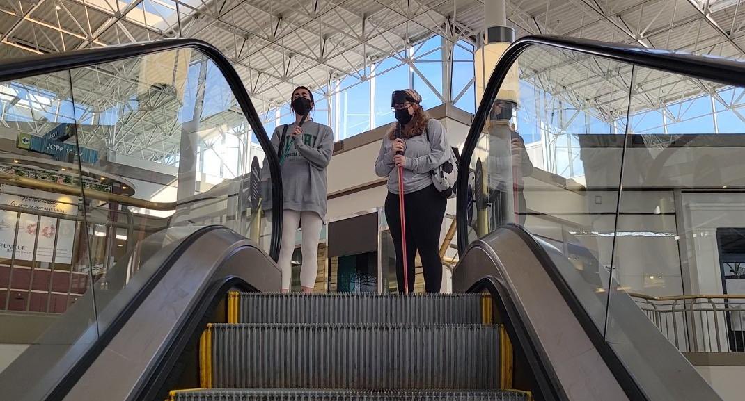 FSU_VisDis's tweet image. O&amp;amp;M students learning strip mall and escalator travel in Tallahassee,FL, 1/10/22 #OrientationAndMobility #Escalators @fsueducation @abby_reinholt
