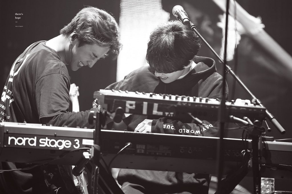 그저 곁을 지킴으로써 믿음을 준다는건 얼마나 많은 시간을 요하는 증명인지